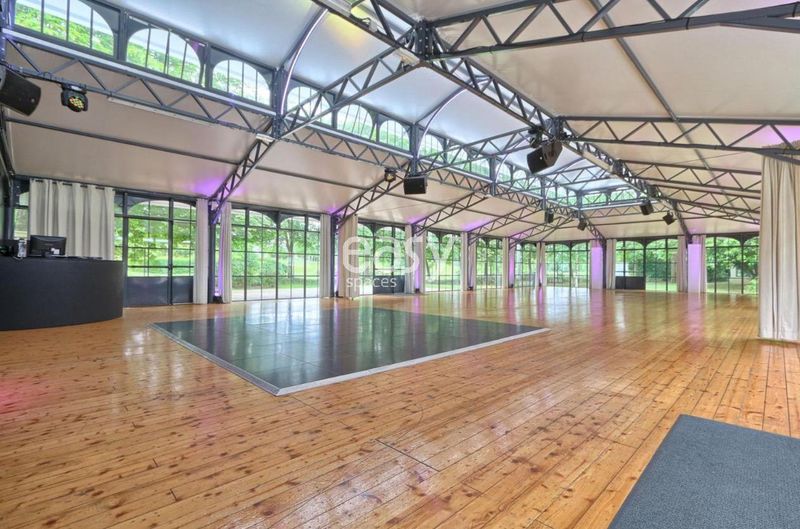 renting a spacious and suitable reception hall in the 75 area